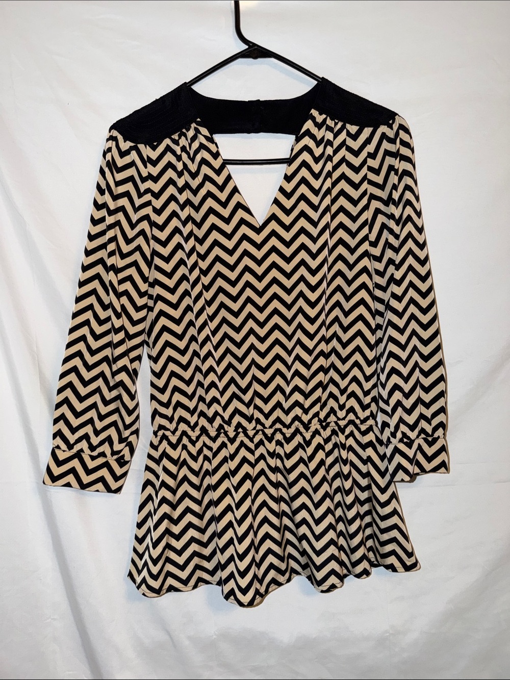 Bellatrix Chevron V-Neck Peplum Top - Black & Cream